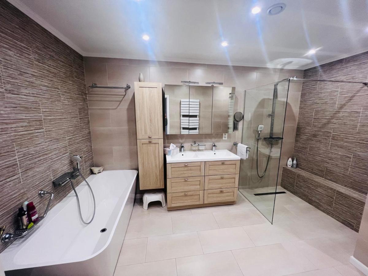 Windsor Residence Grimbergen Bagian luar foto